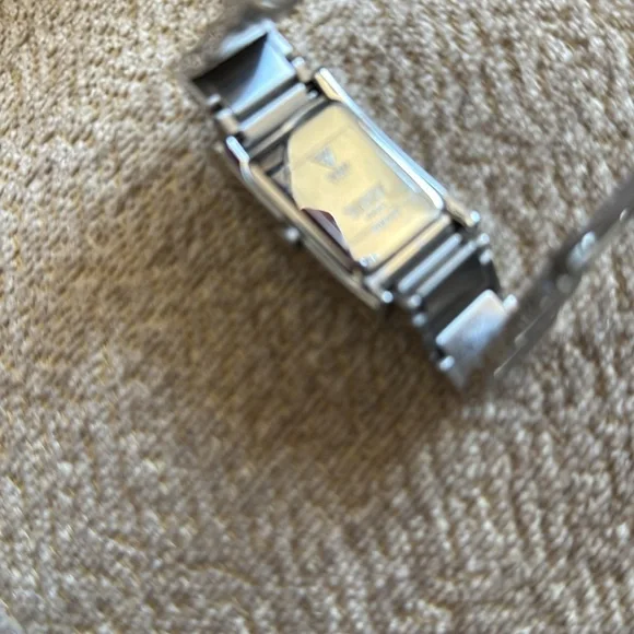 EUC Guess Women’s Black Dial Silver Bracelet Watch, with box - Picture 9 of 14